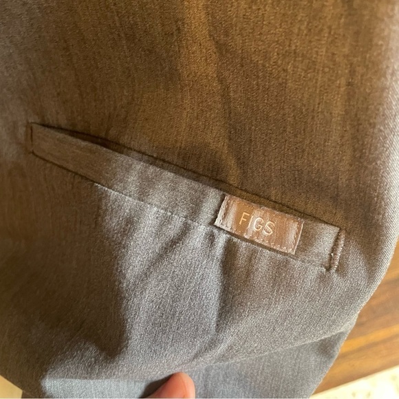 Figs Technical Collection Gray  Scrub Top Small - Picture 3 of 6